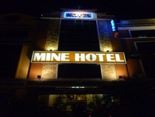 Mine Hotel Seri Kembangan Exterior foto